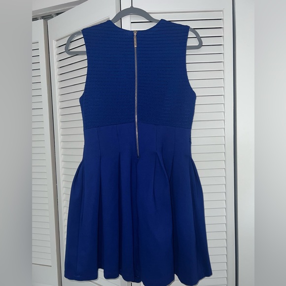 BCBG MaxAzria Cobalt Blue Size M Fit & Flare Short Dress - Picture 3 of 4